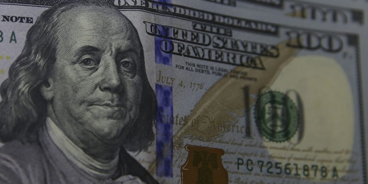 dolar-sobe-para-r$-5,55-com-votacao-de-decreto-do-iof dolar-sobe-para-r$-5,55-com-votacao-de-decreto-do-iof