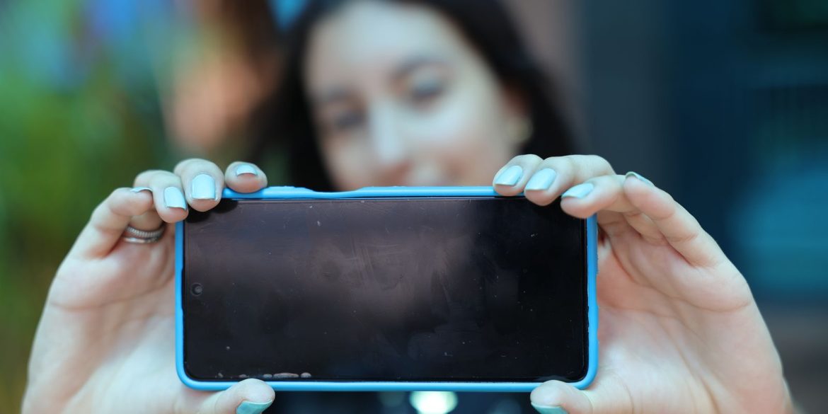 uso-de-internet-por-adolescentes-nas-escolas-cai-de-51%-para-37% uso-de-internet-por-adolescentes-nas-escolas-cai-de-51%-para-37%