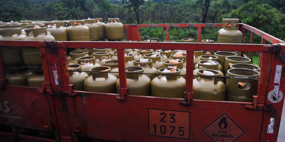 beneficiarios-com-nis-final-4-recebem-auxilio-gas-nesta-quinta-feira beneficiarios-com-nis-final-4-recebem-auxilio-gas-nesta-quinta-feira