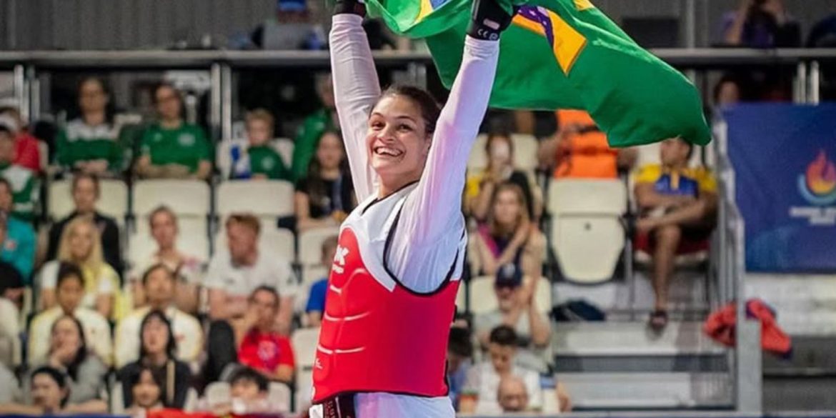 maria-clara-pacheco-e-campea-mundial-de-taekwondo-na-china maria-clara-pacheco-e-campea-mundial-de-taekwondo-na-china