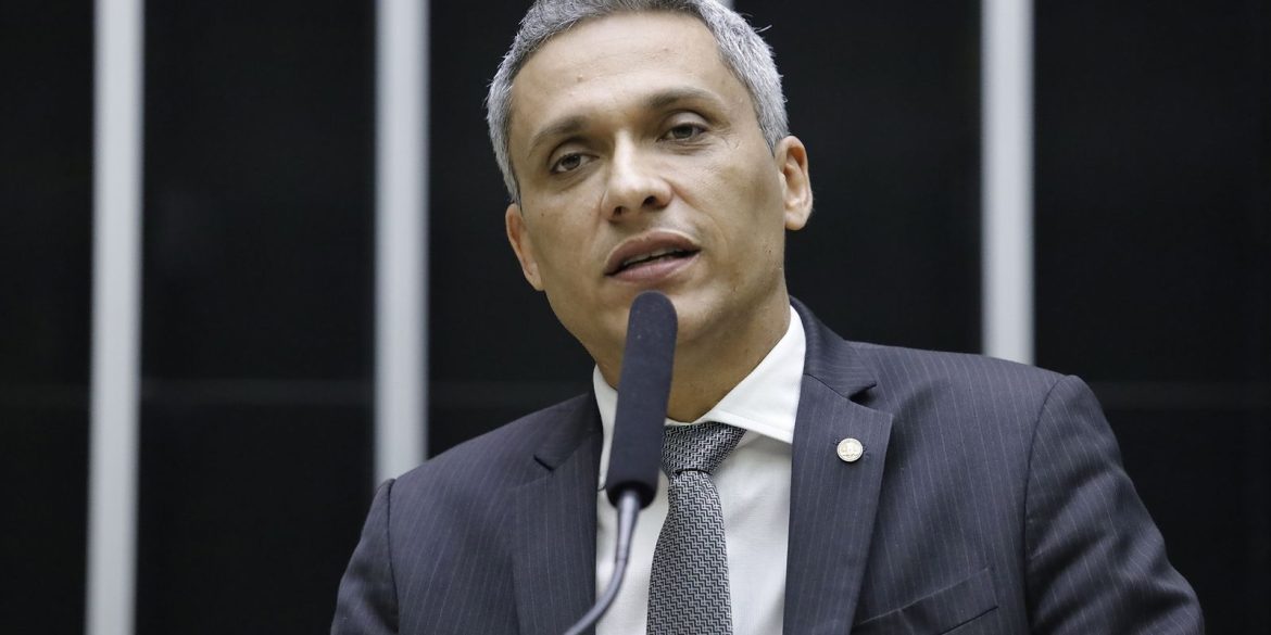 moraes-suspende-acao-penal-contra-deputado-gustavo-gayer moraes-suspende-acao-penal-contra-deputado-gustavo-gayer