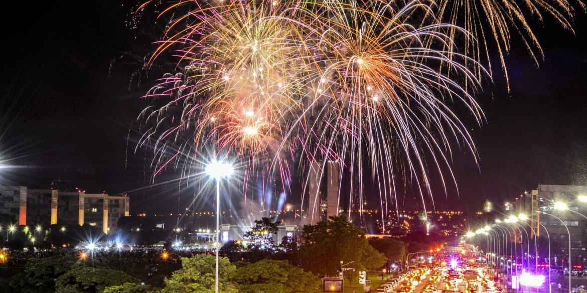 fogos-de-artificios-com-estampido-sao-risco-para-animais-e-pessoas