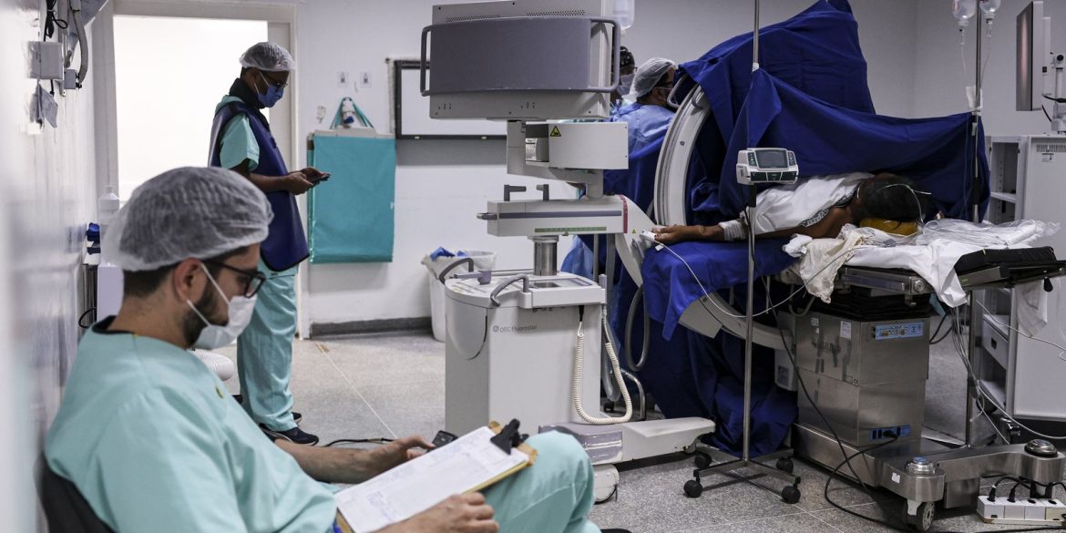 ebserh-abre-inscricoes-para-medicos-com-salarios-de-ate-r$-19,1-mil