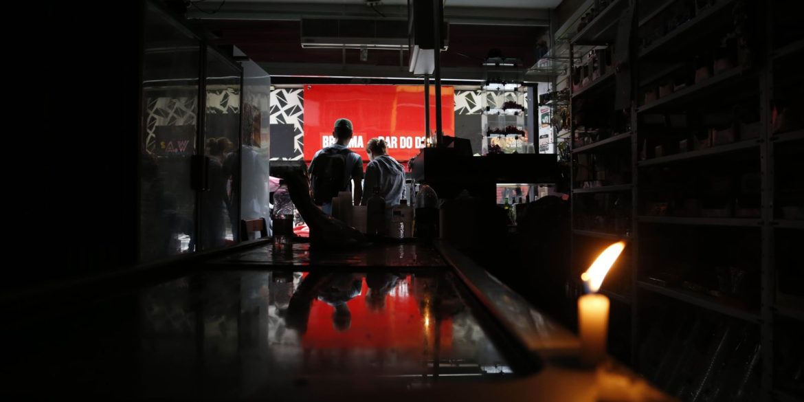 temporais-provocam-alagamentos-e-falta-de-energia-em-sao-paulo