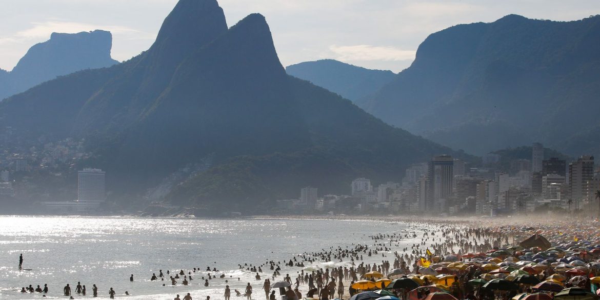 turismo-brasileiro-tem-faturamento-recorde-de-r$-185-bi-em-2025
