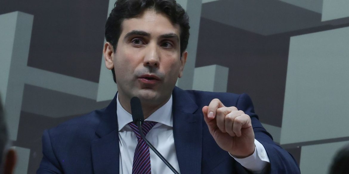 galipolo-assina-manifesto-internacional-pela-independencia-dos-bcs