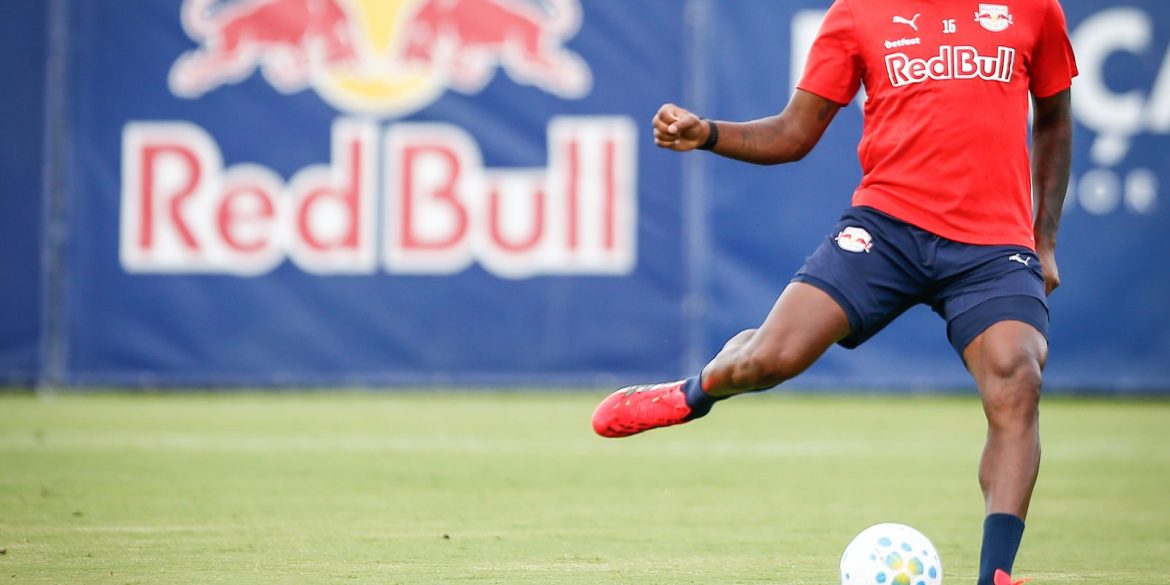 bragantino-multa-zagueiro-por-fala-machista-contra-arbitra