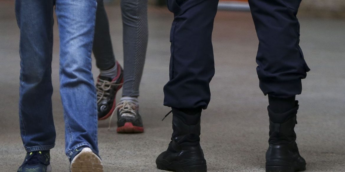 alunos-de-escola-no-df-sao-“punidos”-com-flexao-e-pms-sao-afastados
